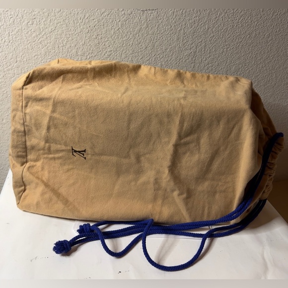Louis Vuitton Square-shaped bottom Large dustbag 21”X12”X9” fits up to Speedy 40 - Picture 2 of 9